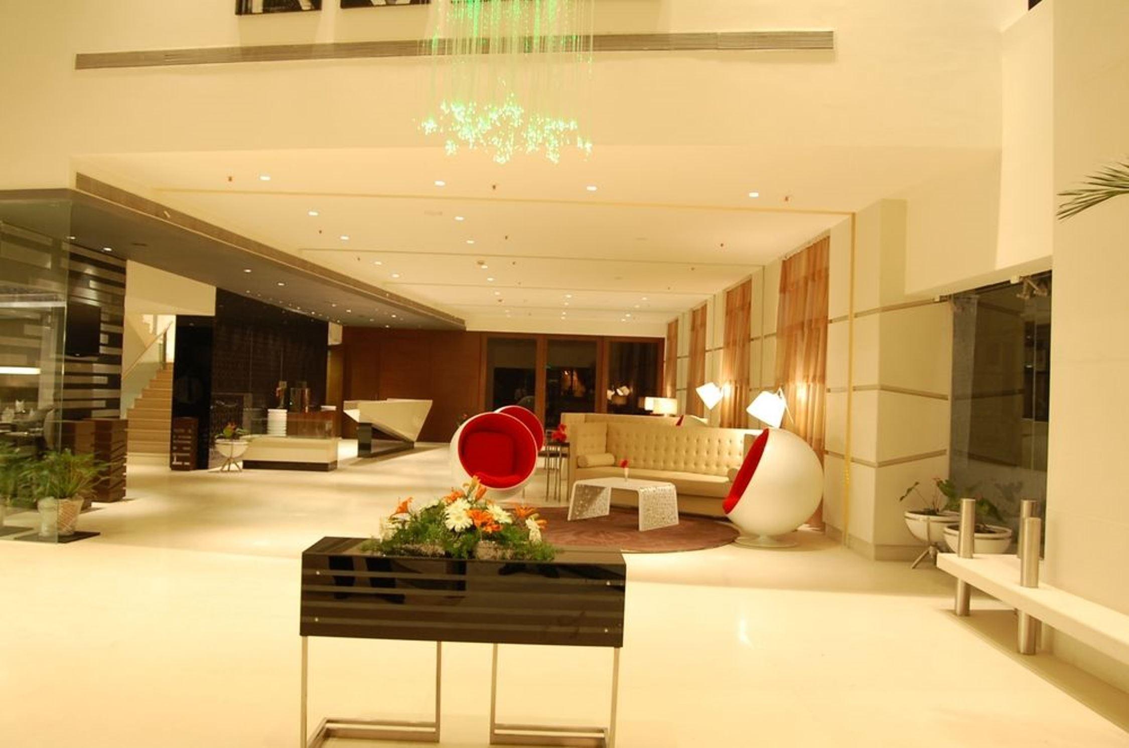The Pride Hotel, Bangalore Bagian luar foto