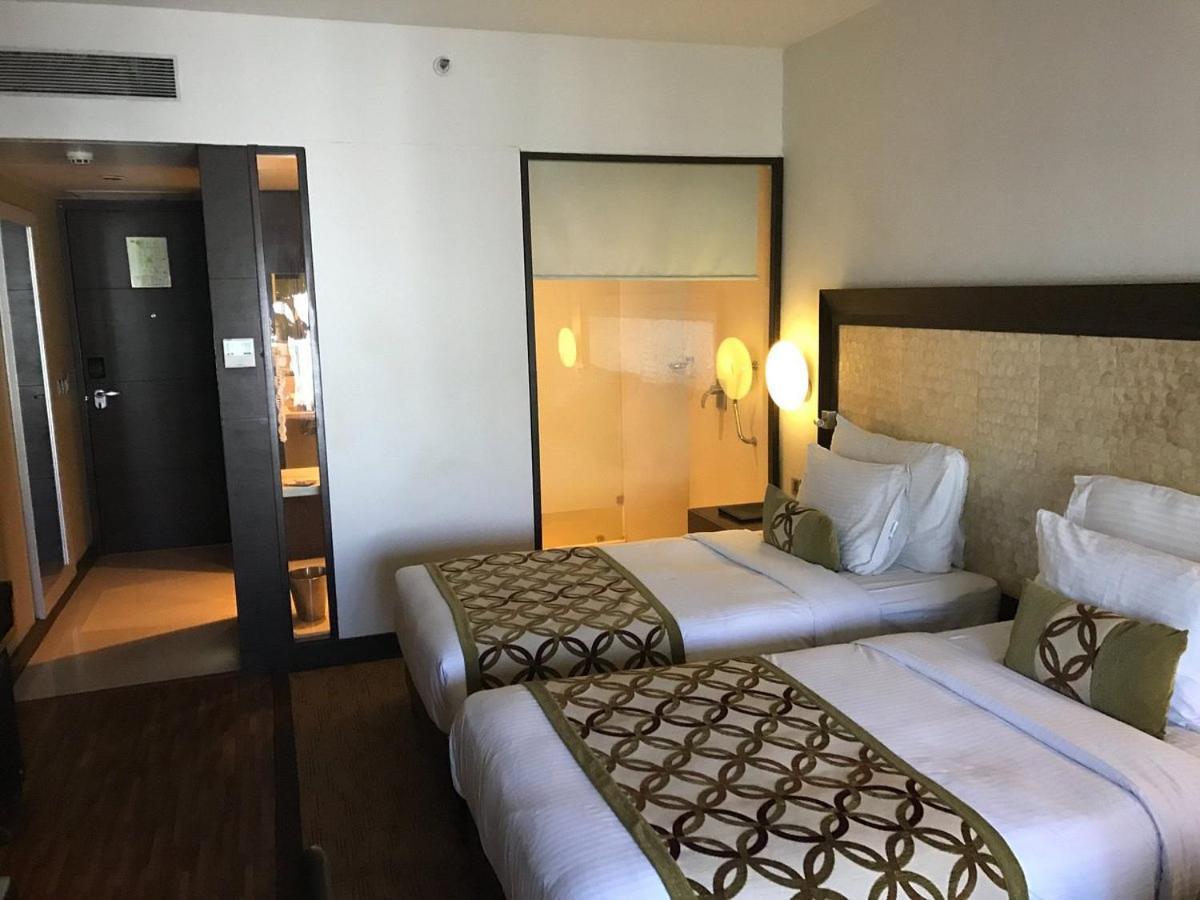 The Pride Hotel, Bangalore Bagian luar foto