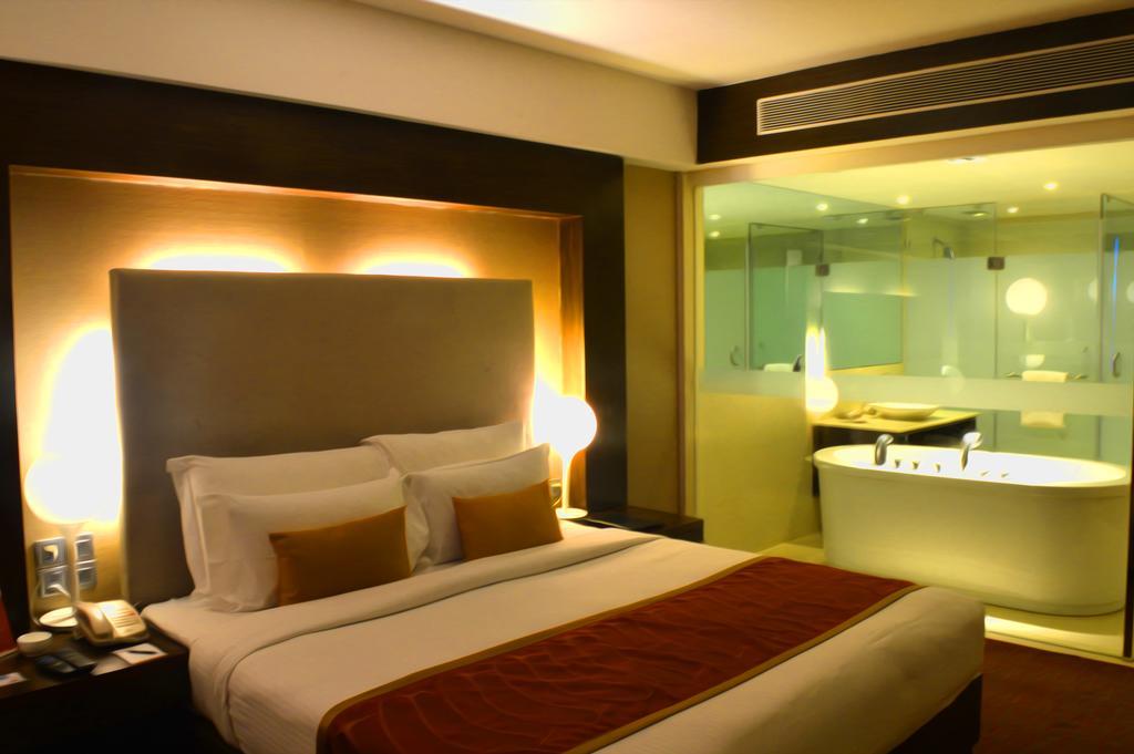 The Pride Hotel, Bangalore Bagian luar foto