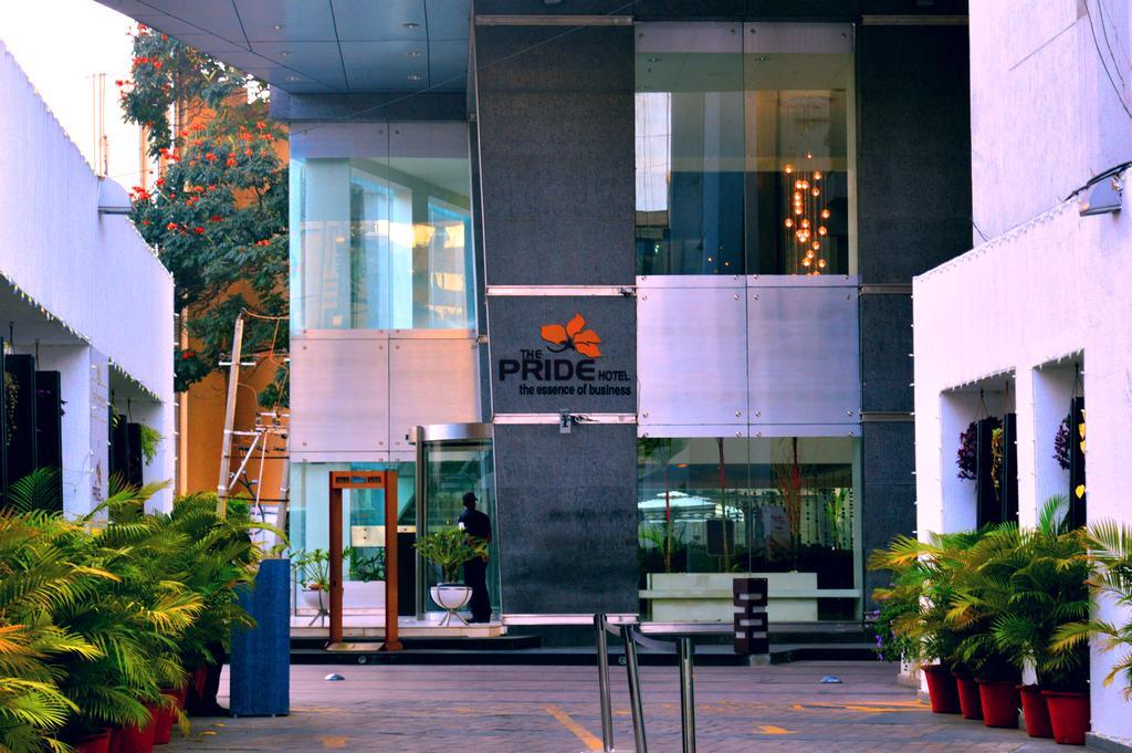 The Pride Hotel, Bangalore Bagian luar foto