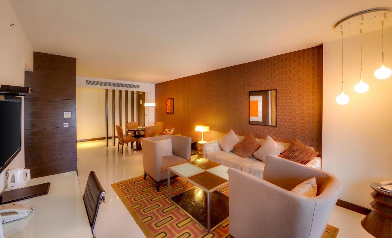 The Pride Hotel, Bangalore Bagian luar foto